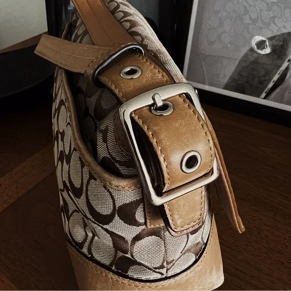 Y2K RESTORED COACH HAMPTON SIGNIATURE TAN SHOULDER BAG - Picture 8 of 16